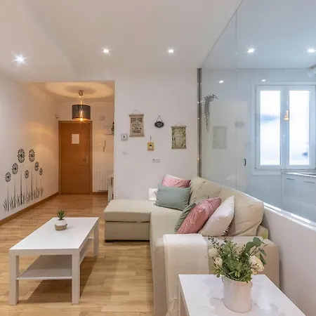 Espacioso Y Acogedor En El Centro Azkuna Apartmán