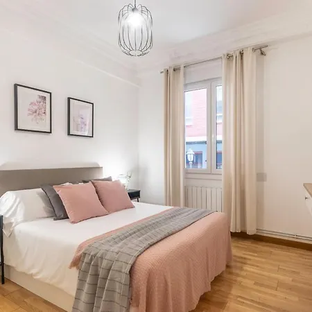 Espacioso Y Acogedor En El Centro Azkuna Lejlighed *