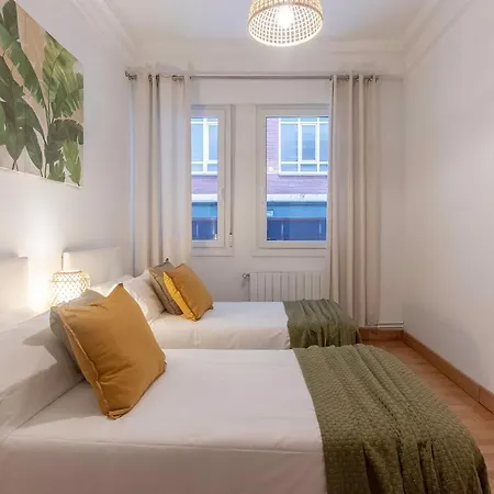 Espacioso Y Acogedor En El Centro Azkuna Appartement